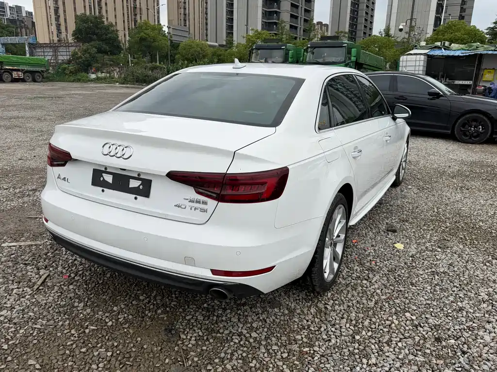 Audi A4L 2018