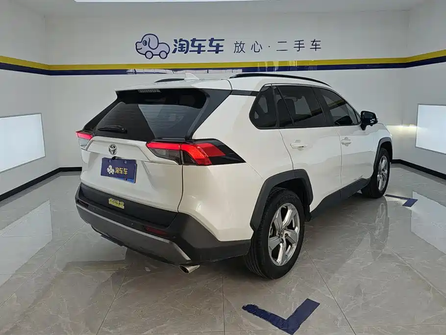 Toyota RAV4 2021