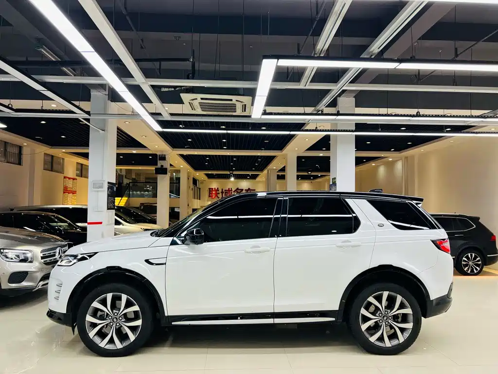 Land Rover Discovery Sport 2023 — фото 17