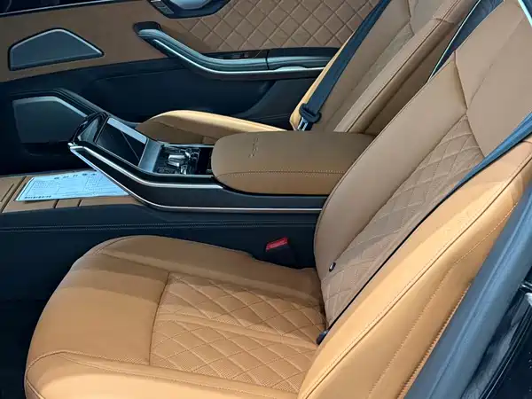 Audi A8 2025