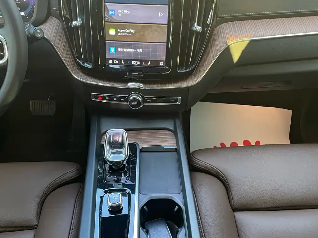 Volvo XC60 2023 — фото 12