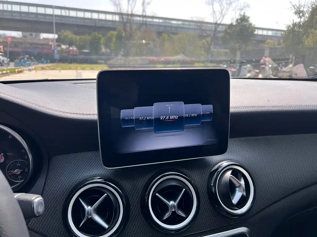 Mercedes-Benz GLA 2019 — фото 18