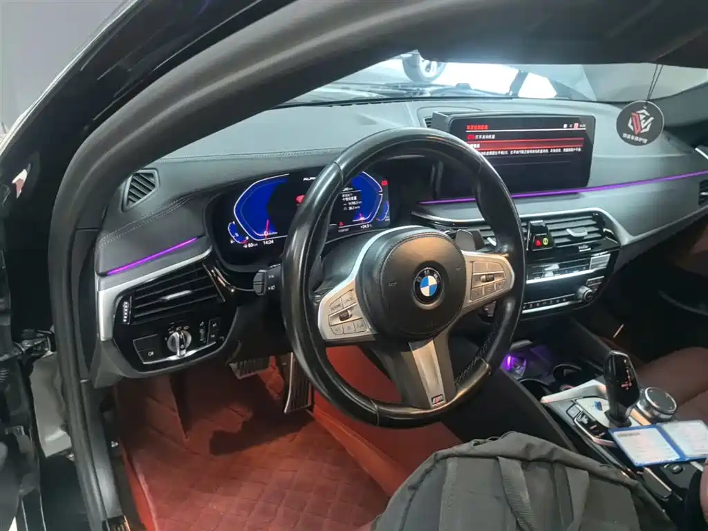 BMW 5 Series 2023 — фото 10