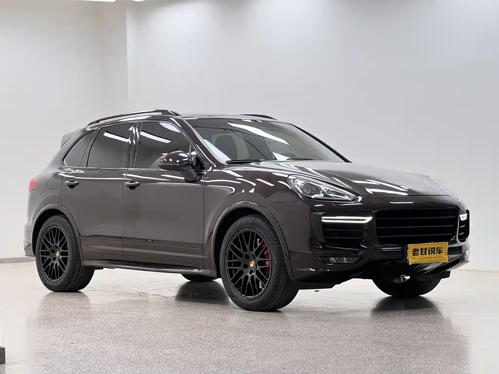 Porsche Cayenne 2016 — фото 3