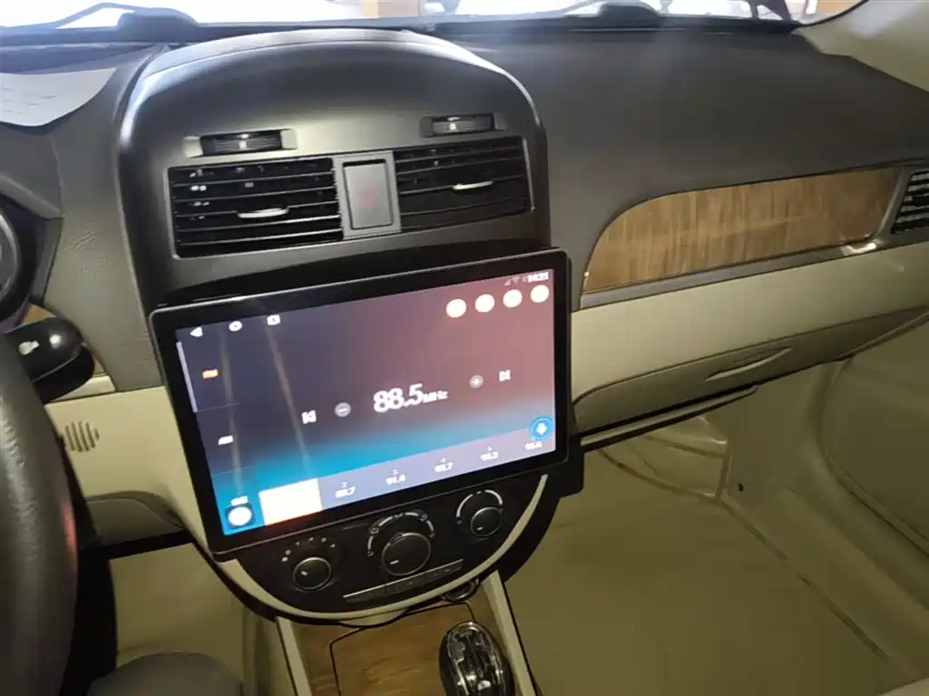 Buick Excelle 2015 — фото 13