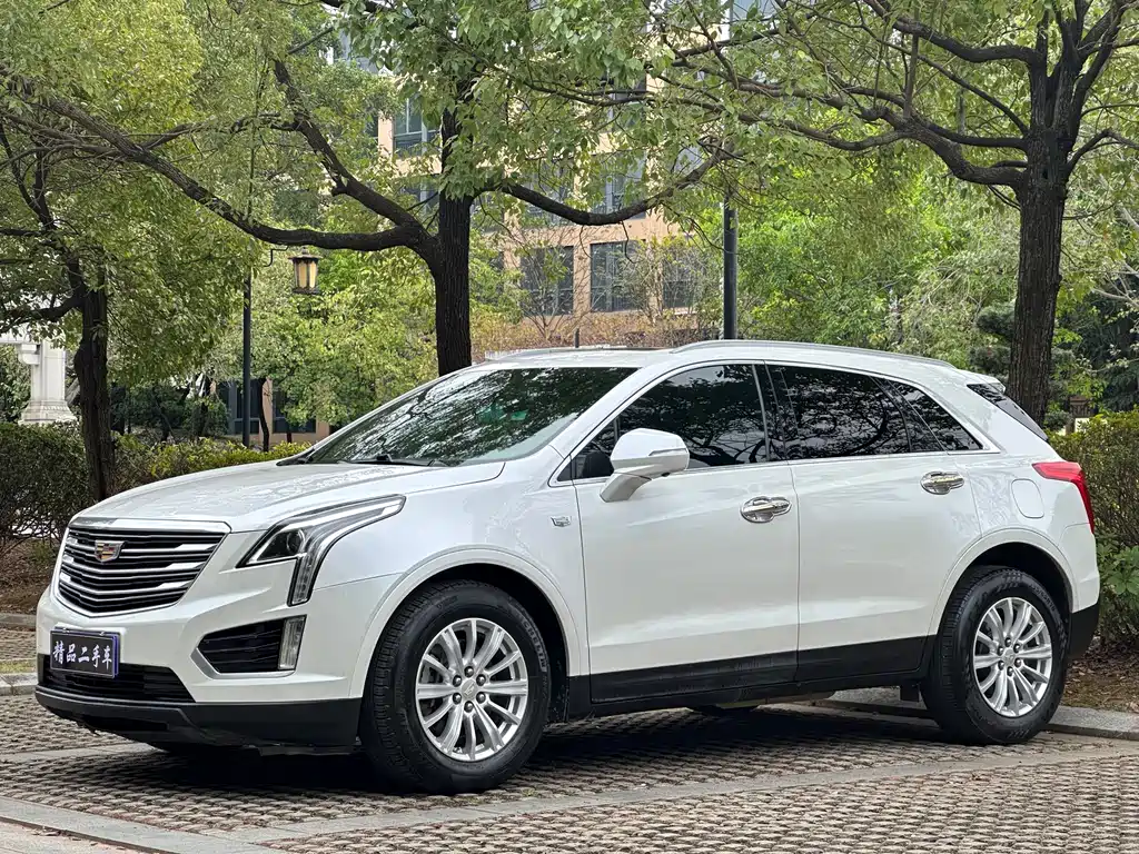 Cadillac XT5 2017 — фото 1