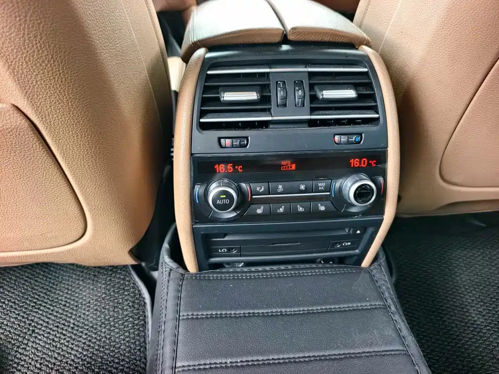 BMW 7 Series 2013 — фото 12