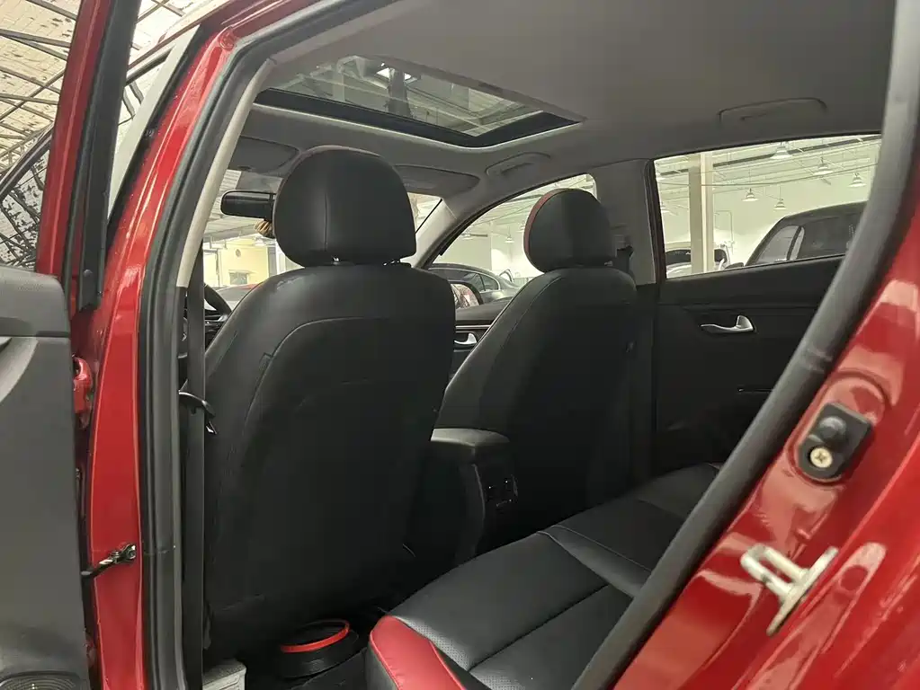 Kia KX Cross 2019 — фото 13