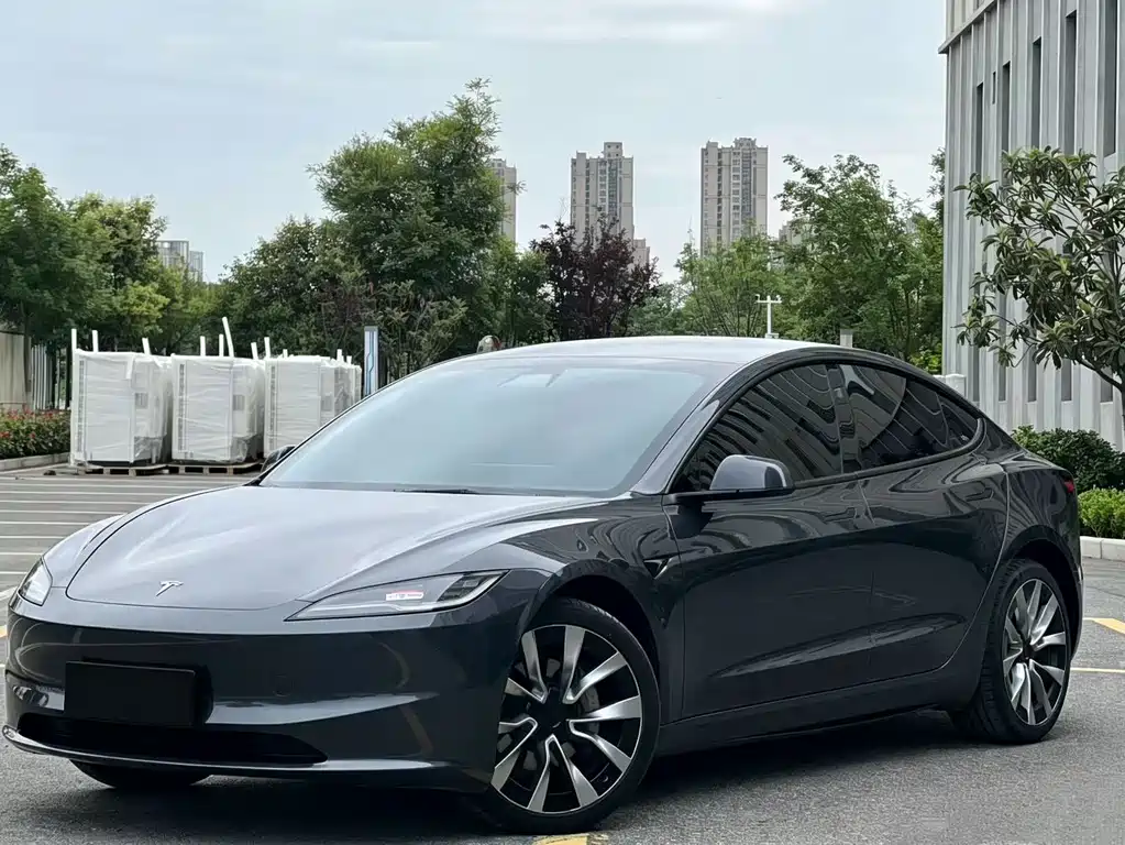 Tesla Model 3 2024 — фото 1