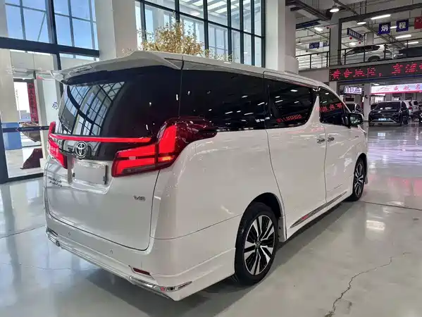 Toyota Alphard 2015