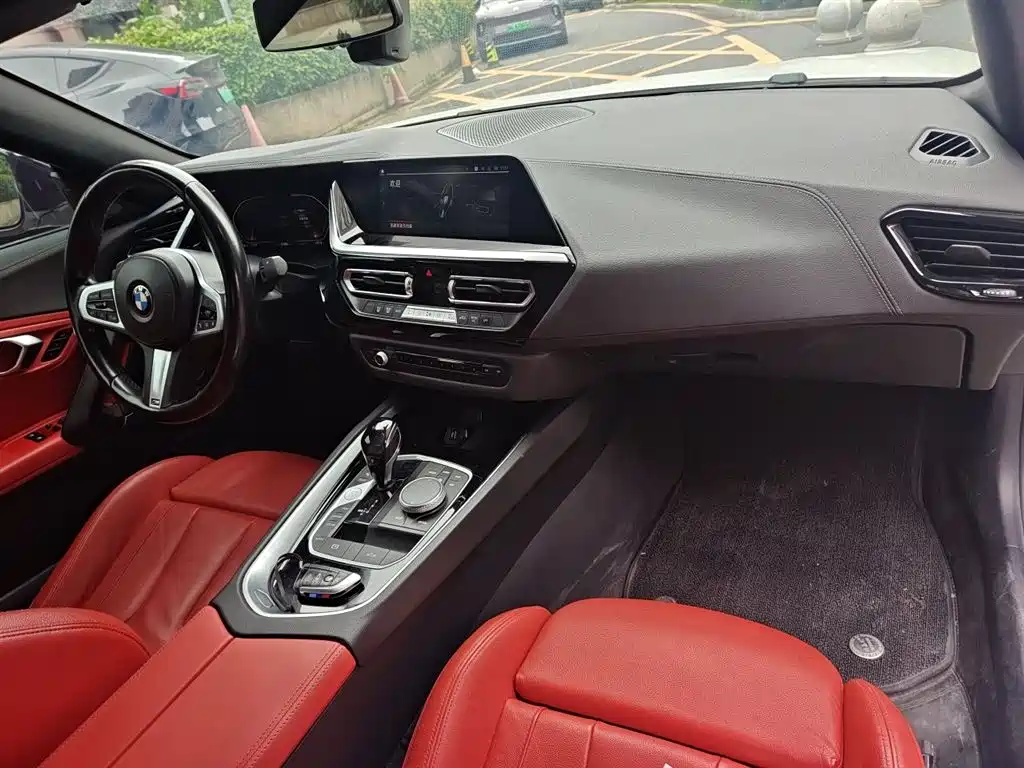 BMW Z4 2021 — фото 10