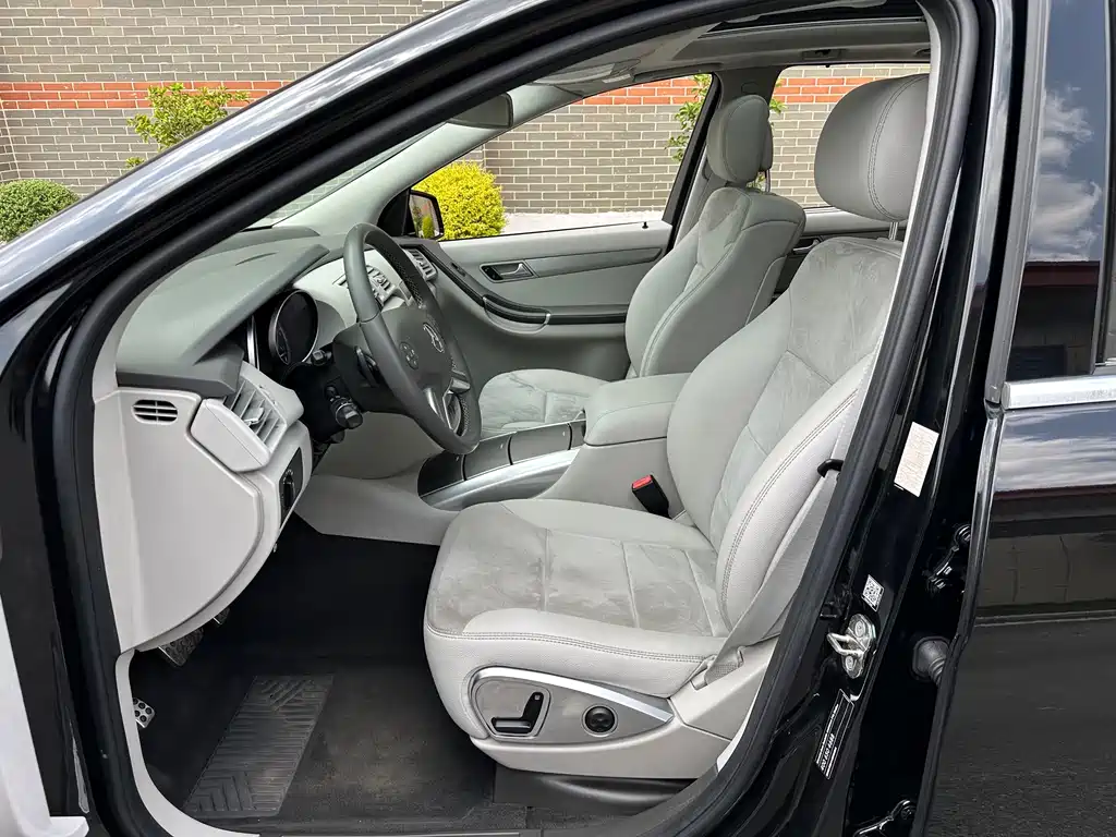 Mercedes-Benz R-Class 2016 — фото 11