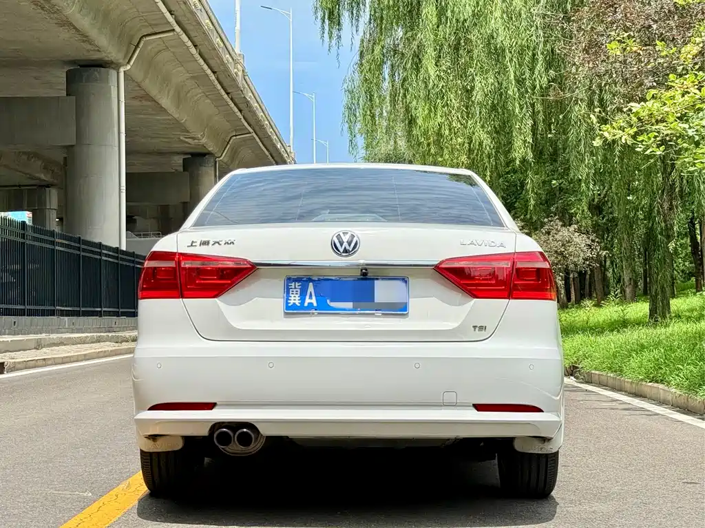 Volkswagen Lavida 2015