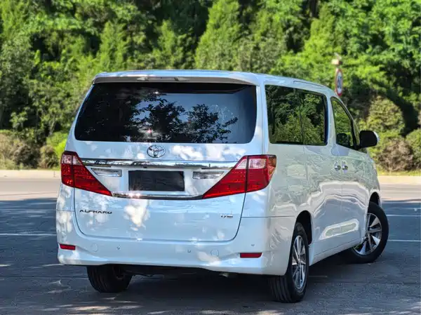 Toyota Alphard 2016
