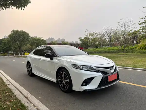 Toyota Camry 2019