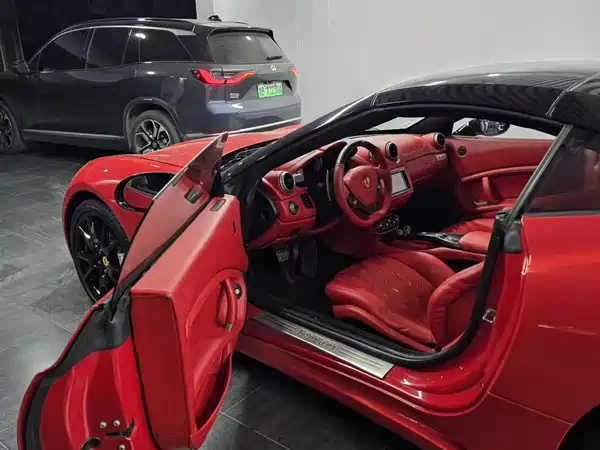 Ferrari California T 2011