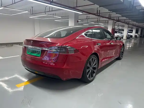 Tesla Model S 2020
