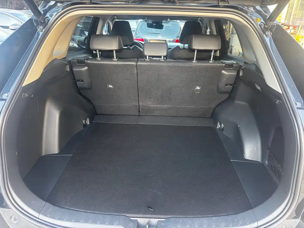 Toyota RAV4 2023 — фото 11