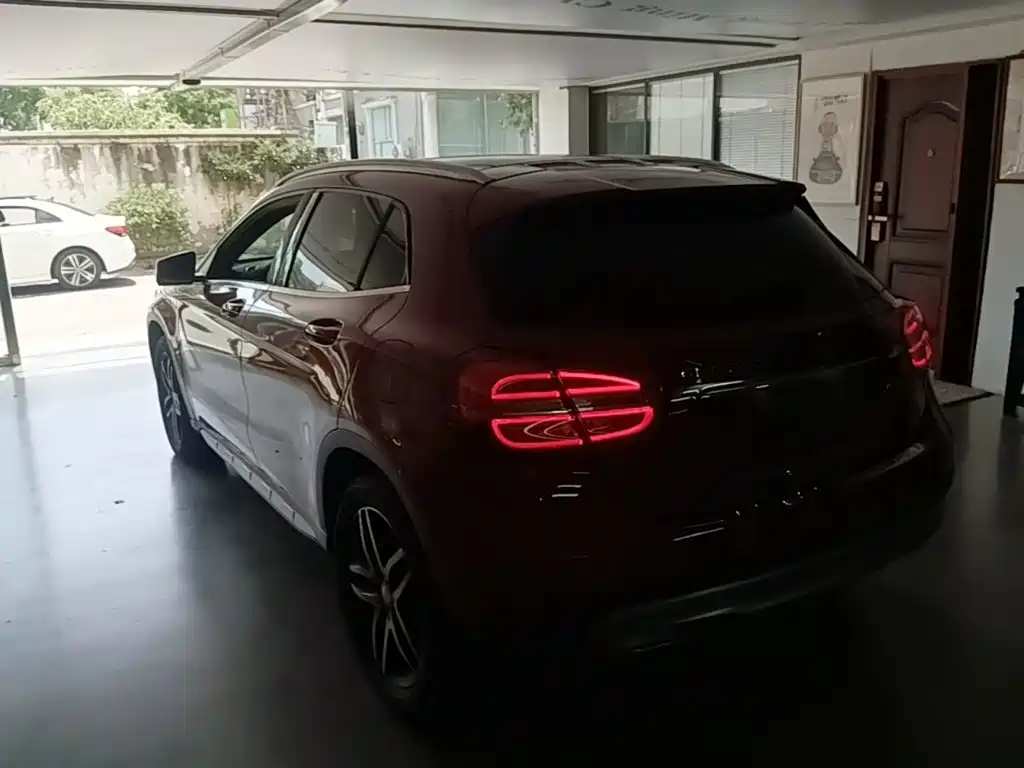 Mercedes-Benz GLA 2016