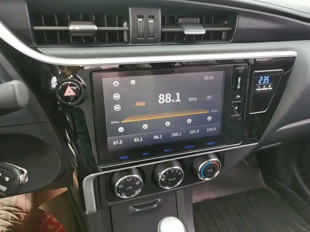 Toyota Corolla 2017 — фото 13