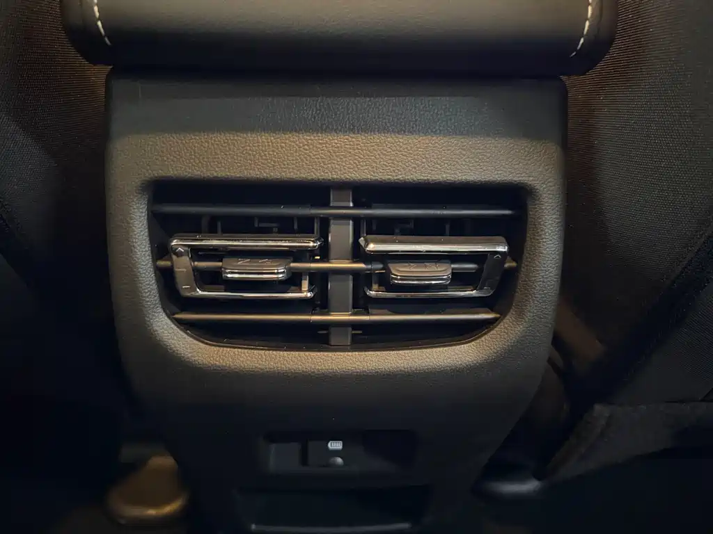 Haval M6 2022 — фото 19