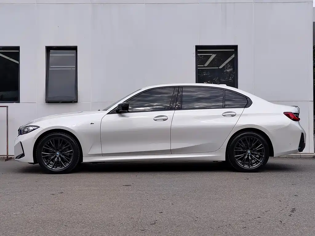 BMW 3 Series 2023