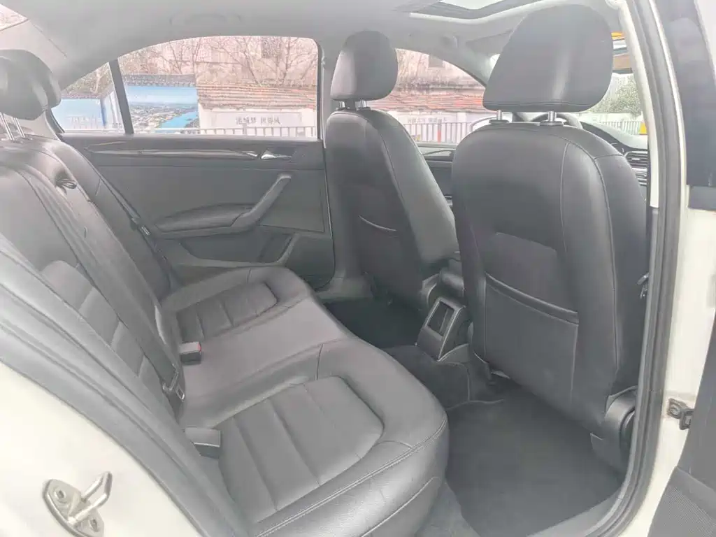 Volkswagen Santana 2015 — фото 9
