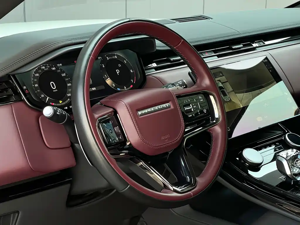 Land Rover Sport 2023 — фото 10