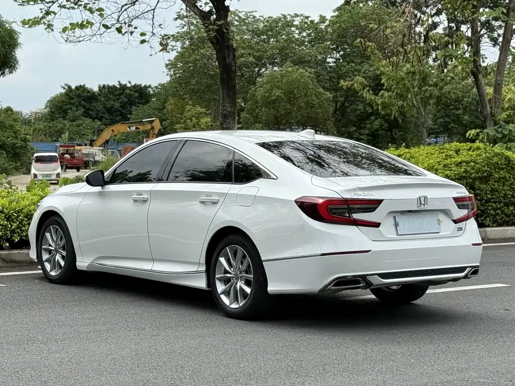 Honda Accord 2022 — фото 7