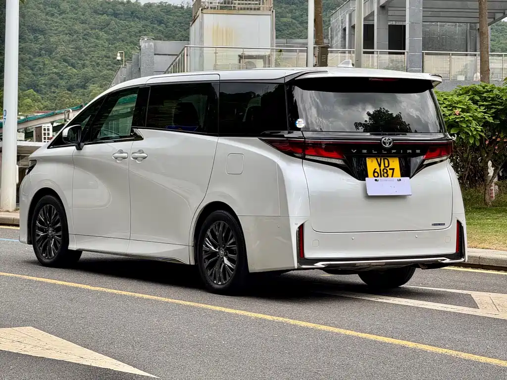 Toyota Vellfire 2026 — фото 16