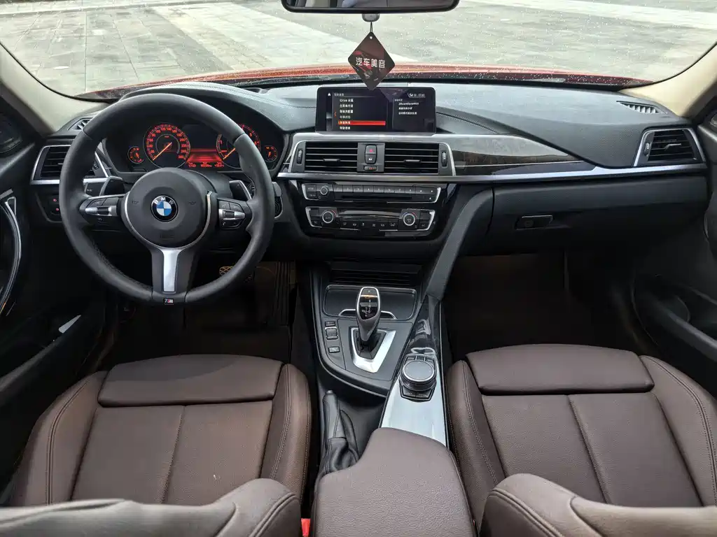 BMW 3 Series 2017 — фото 10