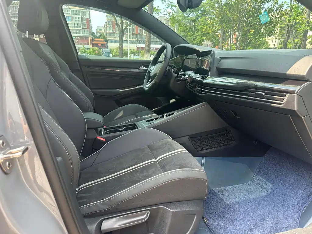 Volkswagen Golf 2023