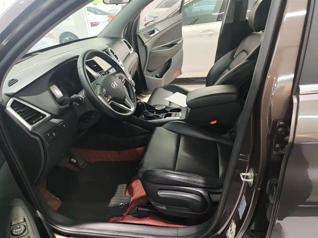 Hyundai Tucson 2016 — фото 15