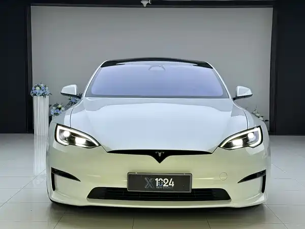 Tesla Model S 2023