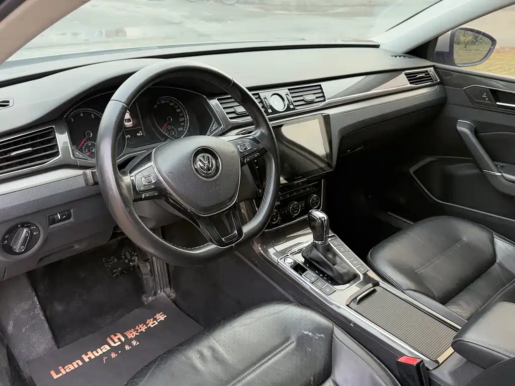 Volkswagen Passat 2018 — фото 14