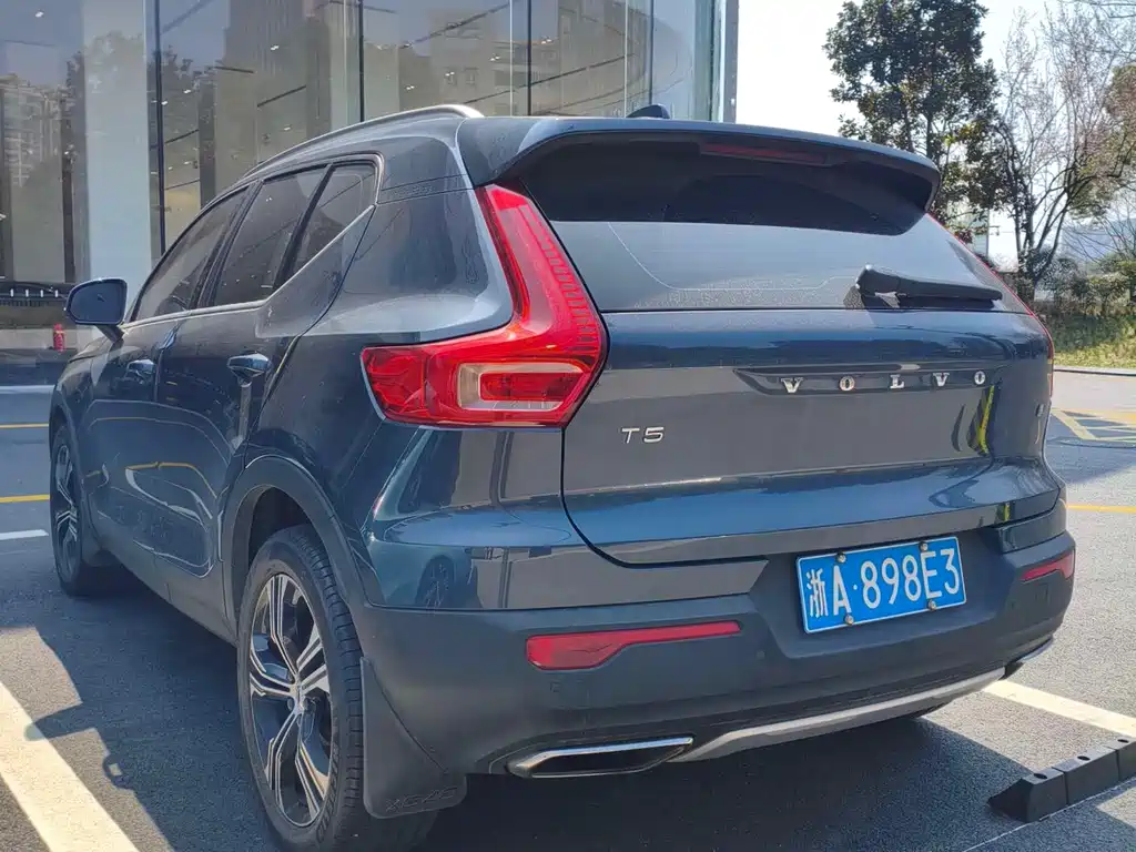 Volvo XC40 2019 — фото 4