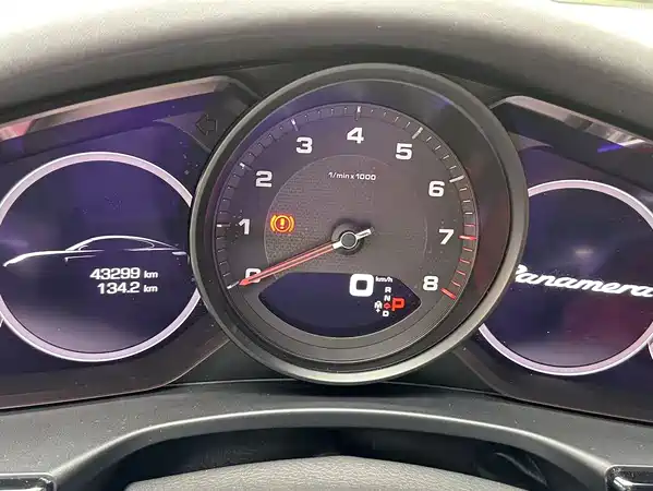 Porsche Panamera 2021