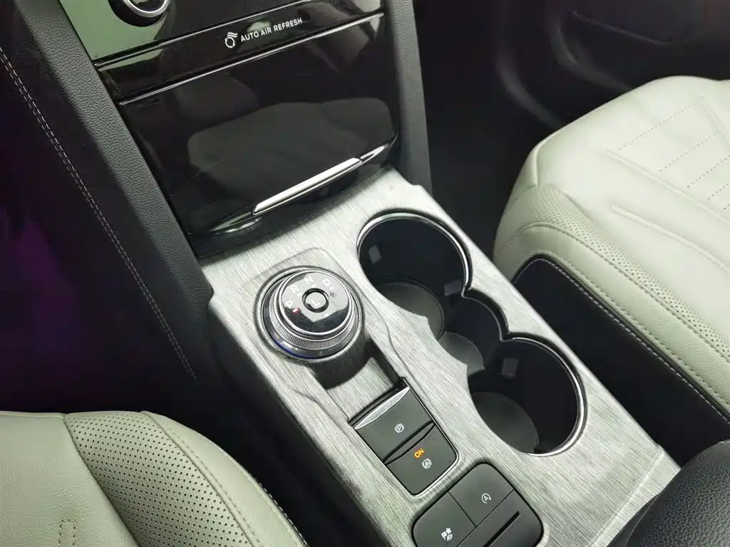 Ford Escape 2021 — фото 13
