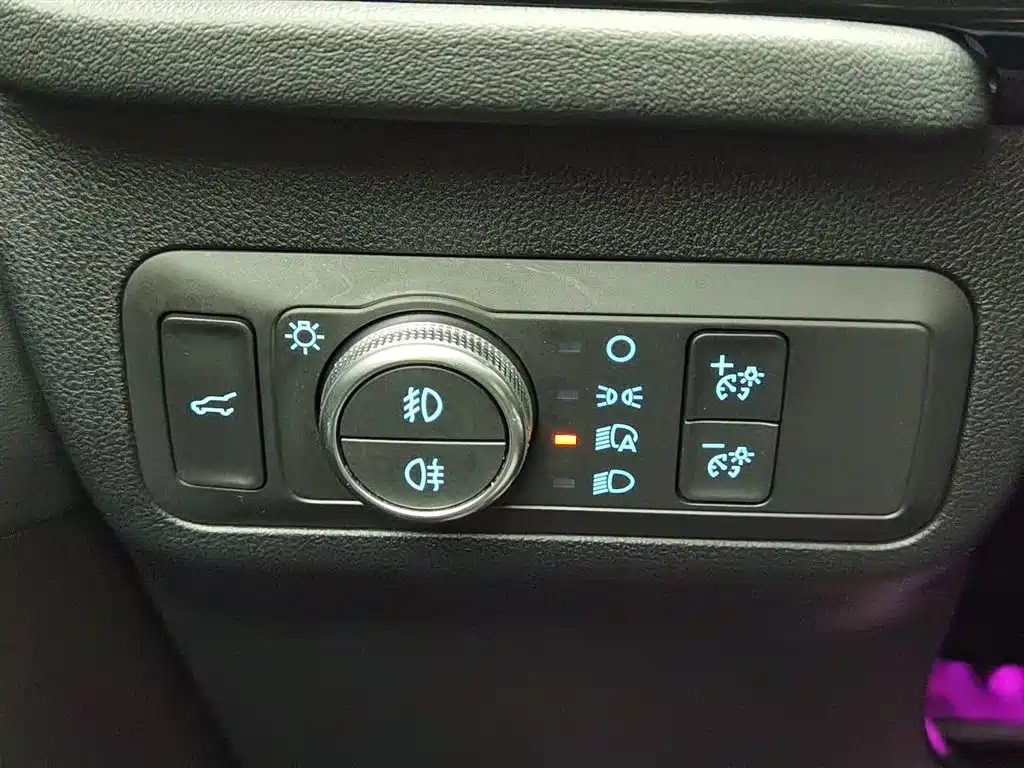 Ford Escape 2021 — фото 21
