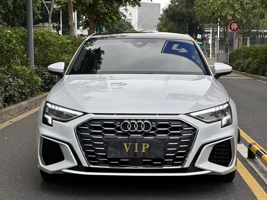 Audi A3 2023 — фото 2