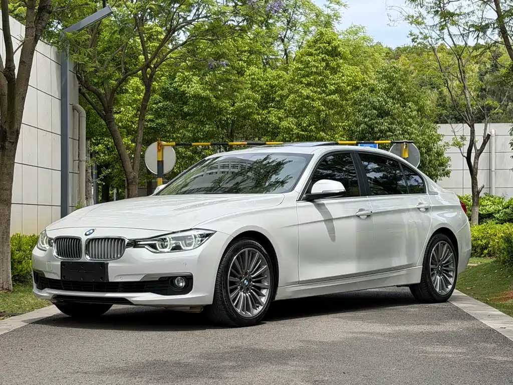 BMW 3 Series 2019 — фото 1