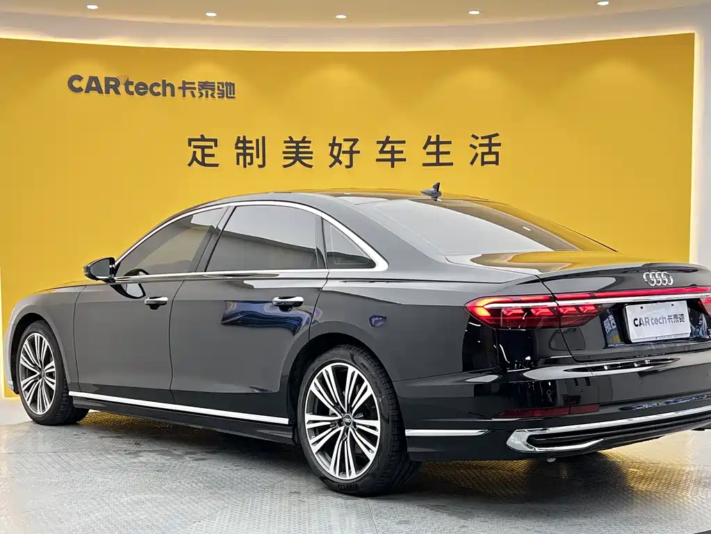 Audi A8 2024 — фото 30