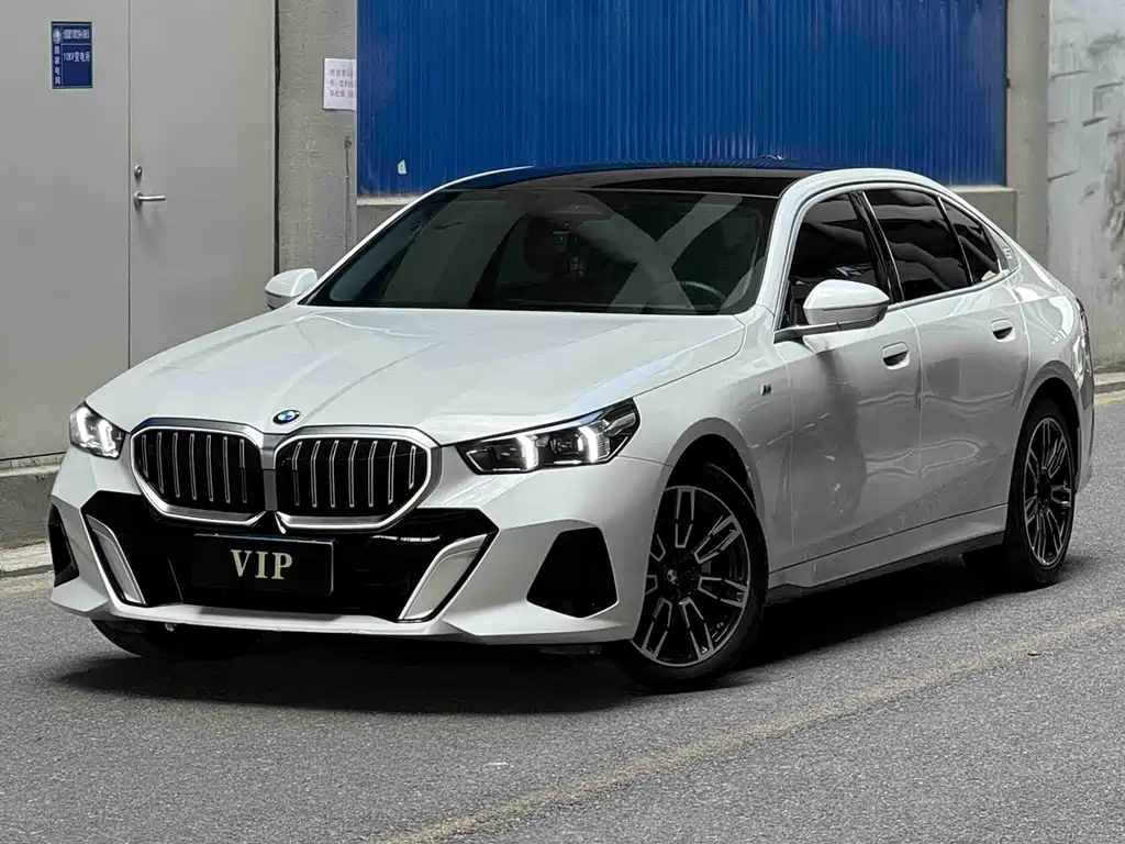BMW 5 Series 2025