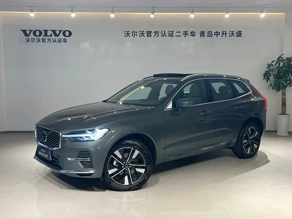Volvo XC60 2025 — фото 1