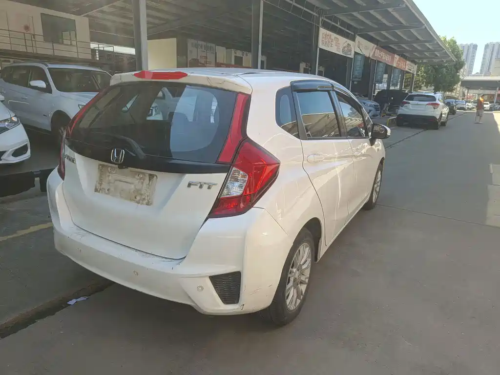 Honda Fit 2016 — фото 10