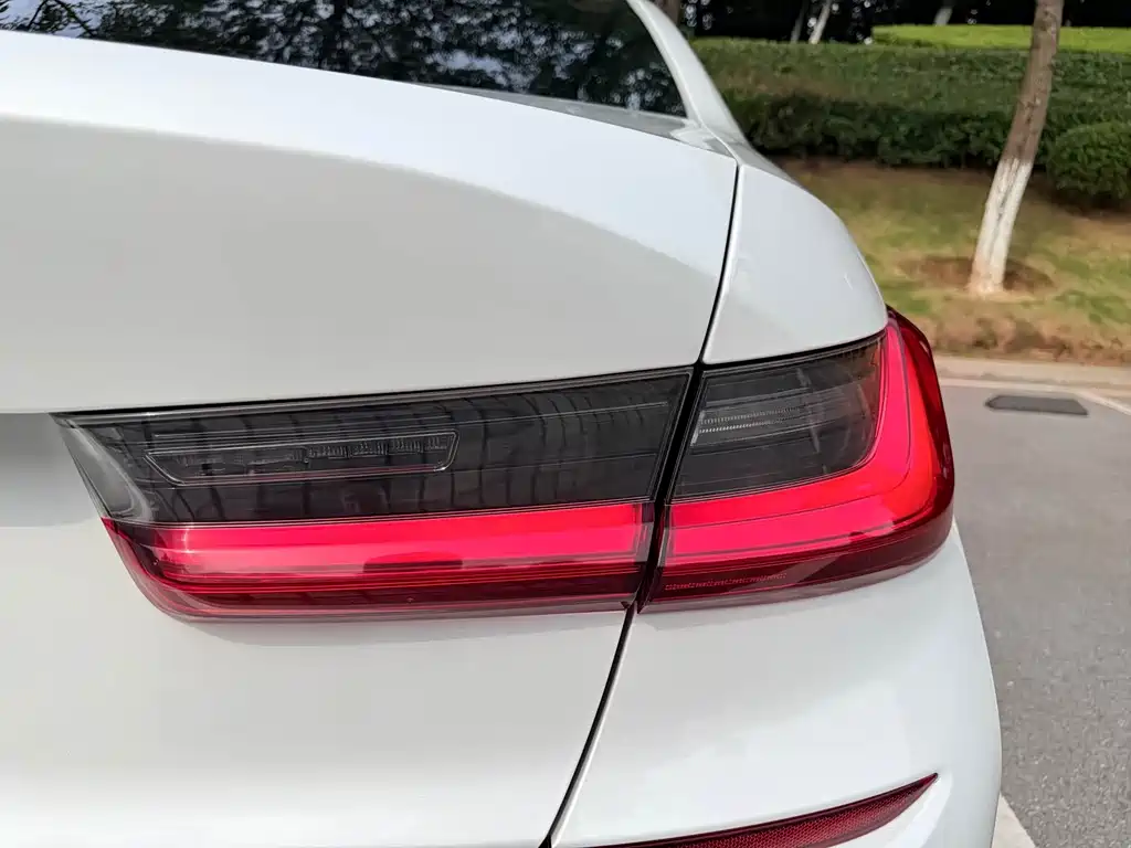BMW 3 Series 2021 — фото 15