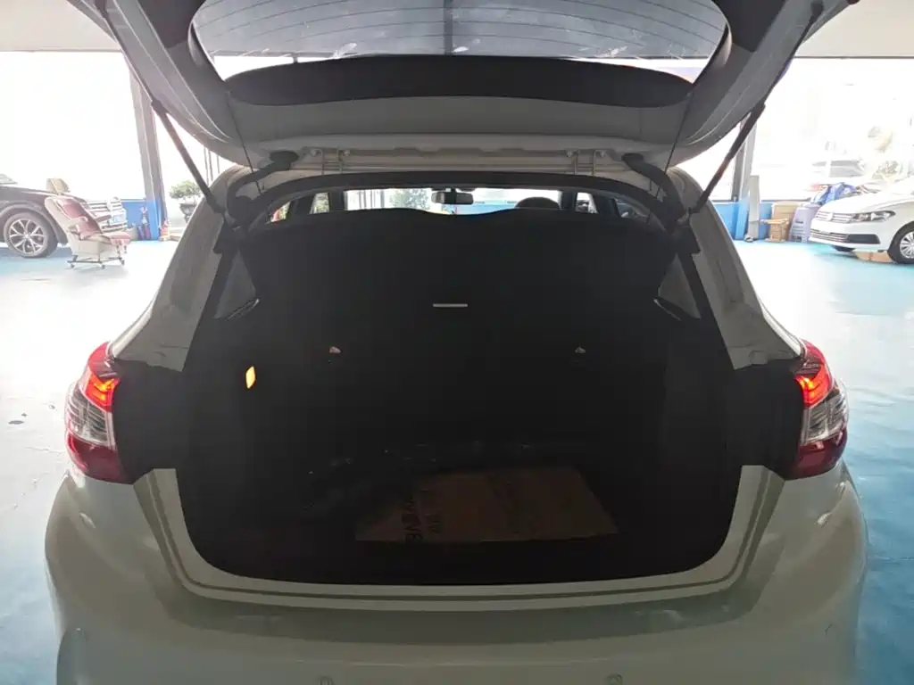 Nissan Tiida 2021 — фото 19