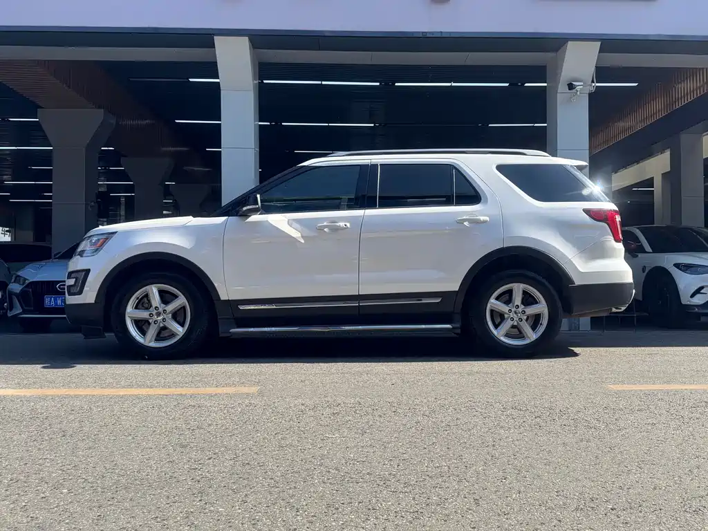 Ford Explorer 2016 — фото 8