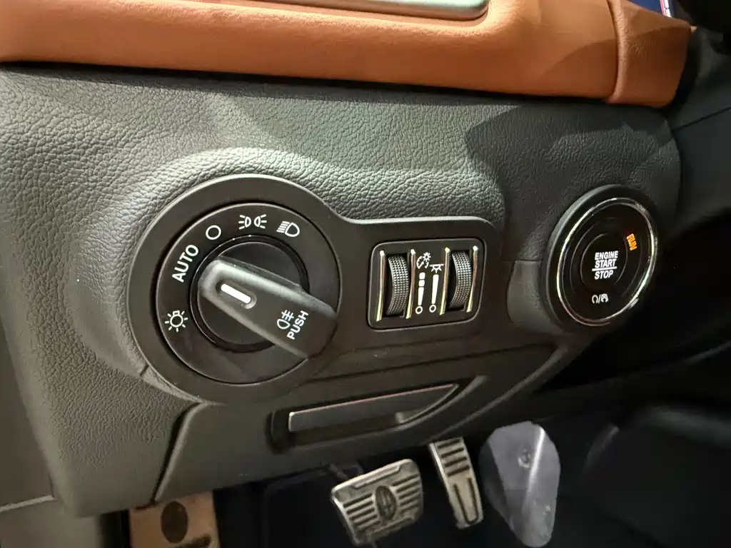 Maserati Ghibli 2023 — фото 11