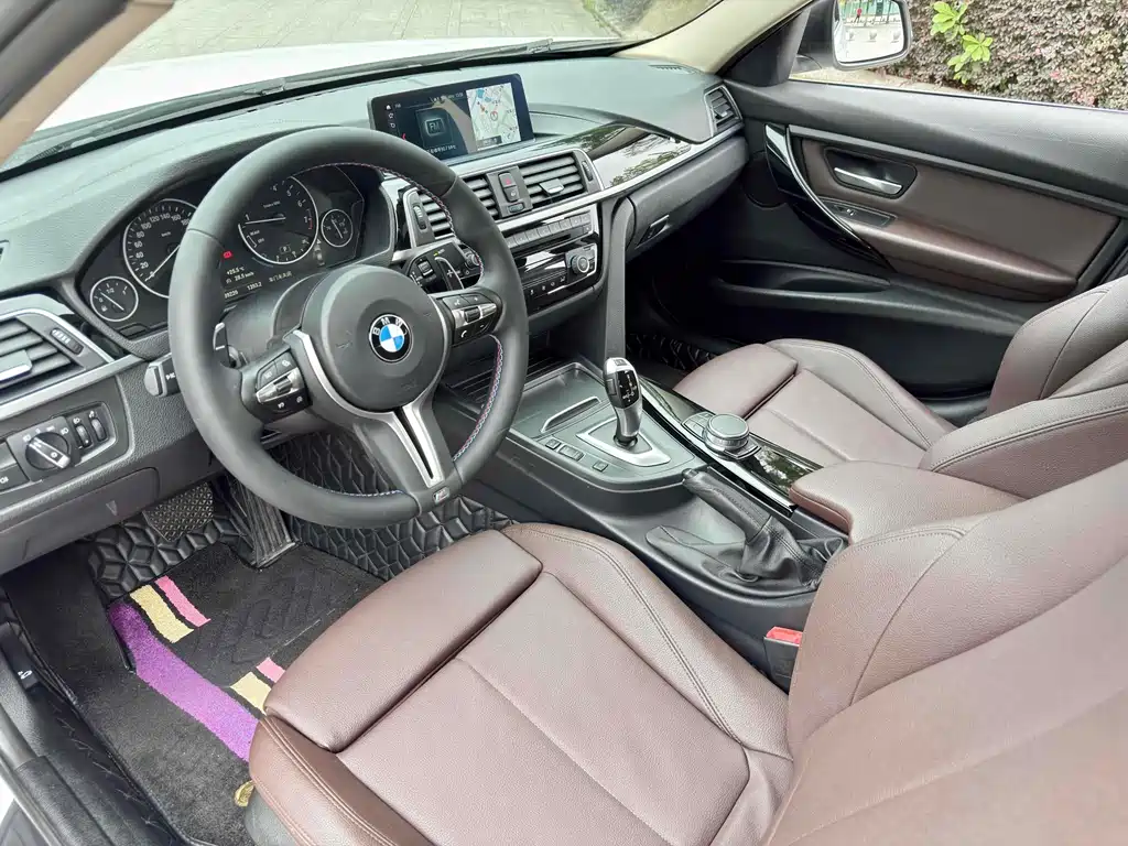 BMW 3 Series 2019 — фото 10